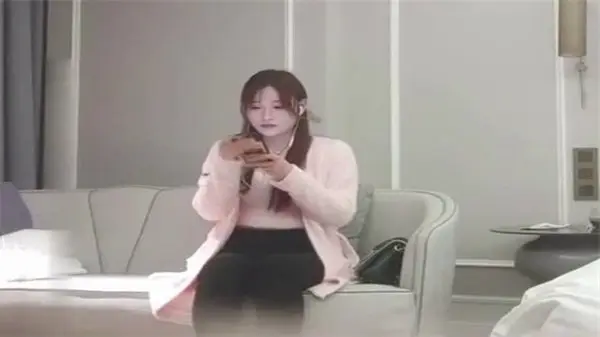 利哥探花小姐姐被大鸡巴抽插喊痛快受不了
