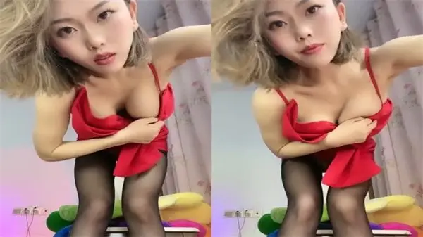 高跟黑丝苗窕爆乳痴女淫声荡语撩骚互动坐骑假屌操逼