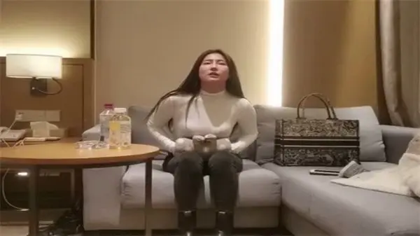 文轩探花长发小姐姐奶子真不小淫荡小骚货