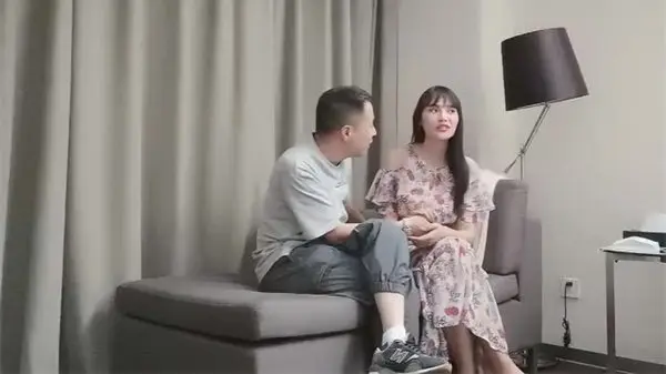 大叔网约170CM极品颜值大长腿美妞坚挺白嫩奶子.
