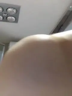 操操粉嫩骚气少妇酒店漏奶漏操秀掰开嫩嫩厕所尿尿毛毛刮了很是诱惑喜欢不要错过