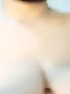 喜欢吃性药的妓女露脸了奶子大屁股肥关键是人够骚，骚逼水很多都可以拉丝真刺激，道具抽插淫声浪语高潮不断