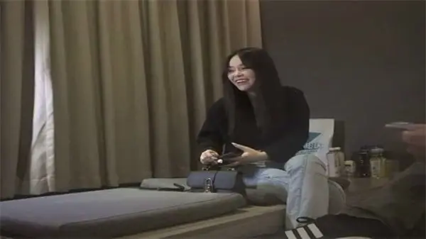 沈先生高顔反差美女吃鸡啪啪前凸后翘大长腿.
