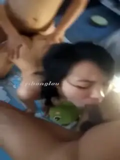 推特网红NTR绿帽骚妻母狗【养喵的小魔王】约炮露出私拍~极品身材白虎B吃喝玩乐约粉丝(32)