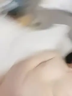 超级网红脸妹子魔鬼身材全裸自慰粉红色道具插穴淫水很多玻璃浴室假屌后入