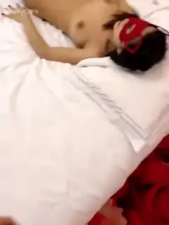 绿帽大神找单男给女朋友做精油SPA❤️玩3P就喜欢这样的感觉
