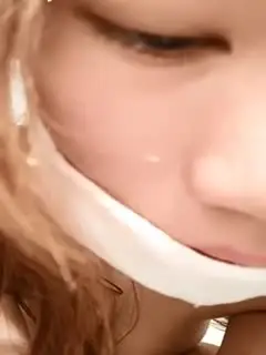 阴唇很大的萝莉美眉直播自慰