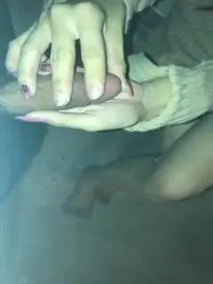 户外勾搭肉丝素人撸管打飞机。