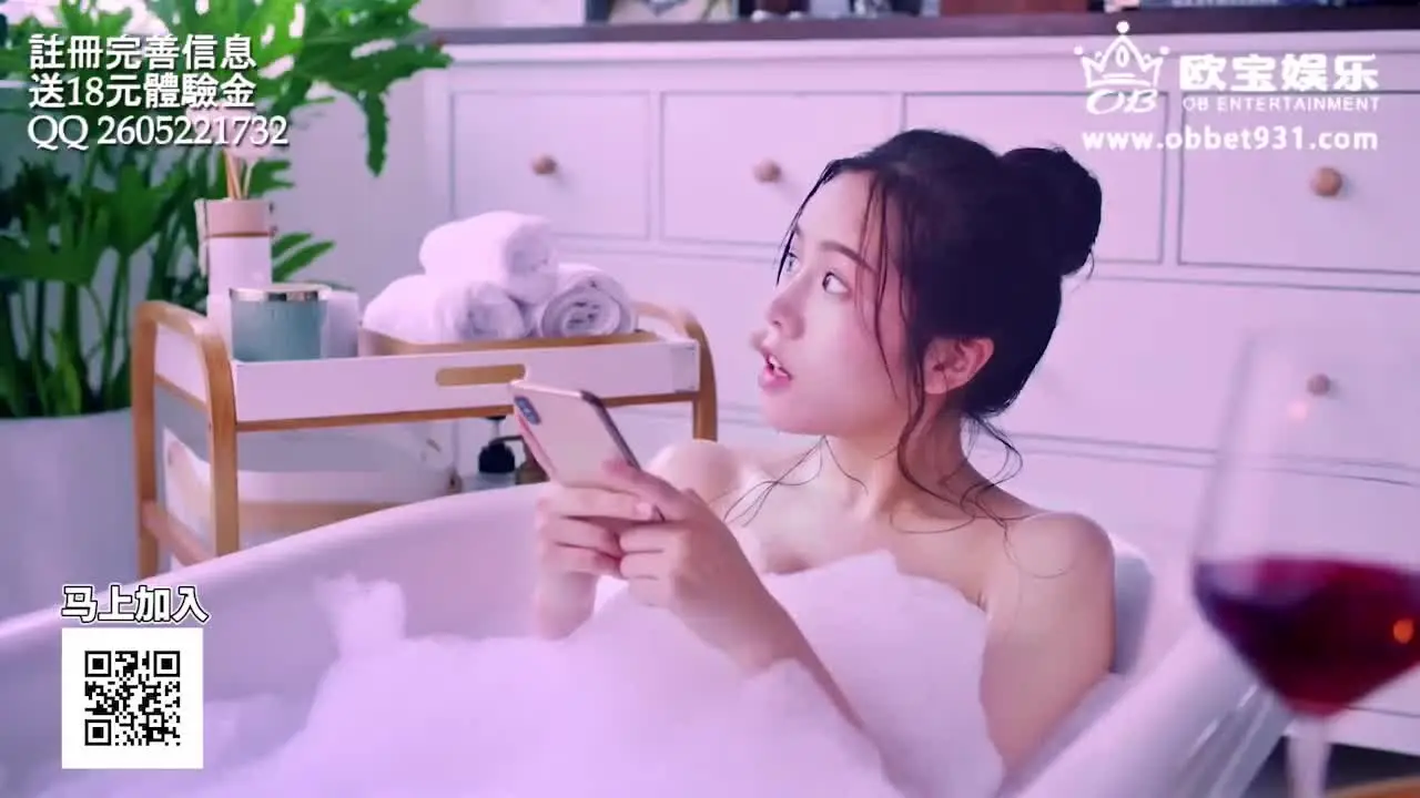 超美女子居然有害羞的外表相反其超喜密水森翠