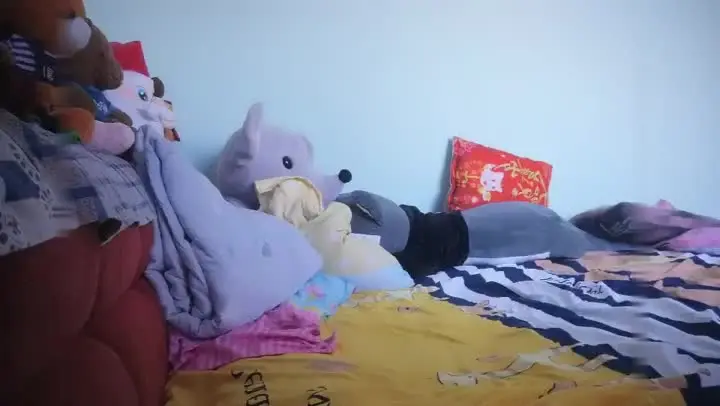 情侣出租屋内的真实做爱自拍流出,女的身材丰满 脸蛋儿很漂亮,长得像某个明星,听那叫床声就知道她有多骚了,不停地要