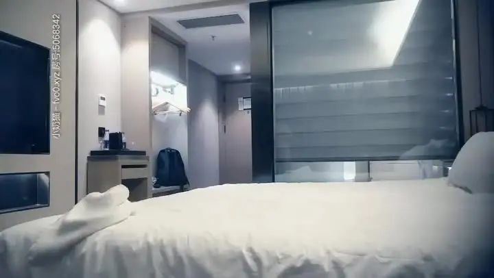 四眼黑丝小骚货,撸点极高真实叫床是个很大亮点,关键是骚叫,骚得一逼 new