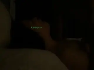某c中语文老师不雅自拍被渣男泄露“塞得好满！做爱好舒服”淫荡对白！