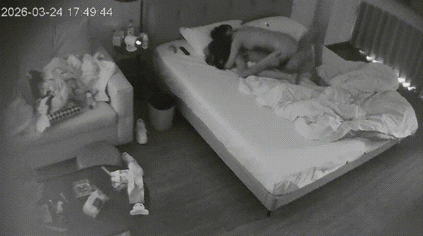 乐橙 3-24 身材娇小的小美女被奶狗小男友用肉棒打针教育 趴在床上翘起屁股让男人后入 射了满肚子精液