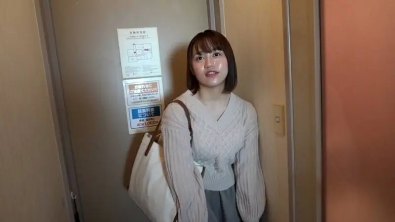 FC2-PPV-4784042 【Sora-chan x 私人拍攝】讓害羞的男士美容師在我體內射精，還給我清潔口交…