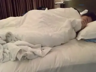 艺术学院校花级美女分手炮！约男友操最后一次逼 主动拍摄留作纪念 男友操了她3次才满足她！_2025-11-12_15-49-43