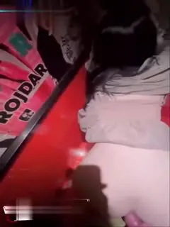 人家在.酒吧开.开.心蹦.迪，妹子在.酒吧厕所.被干得嗷.嗷叫！！