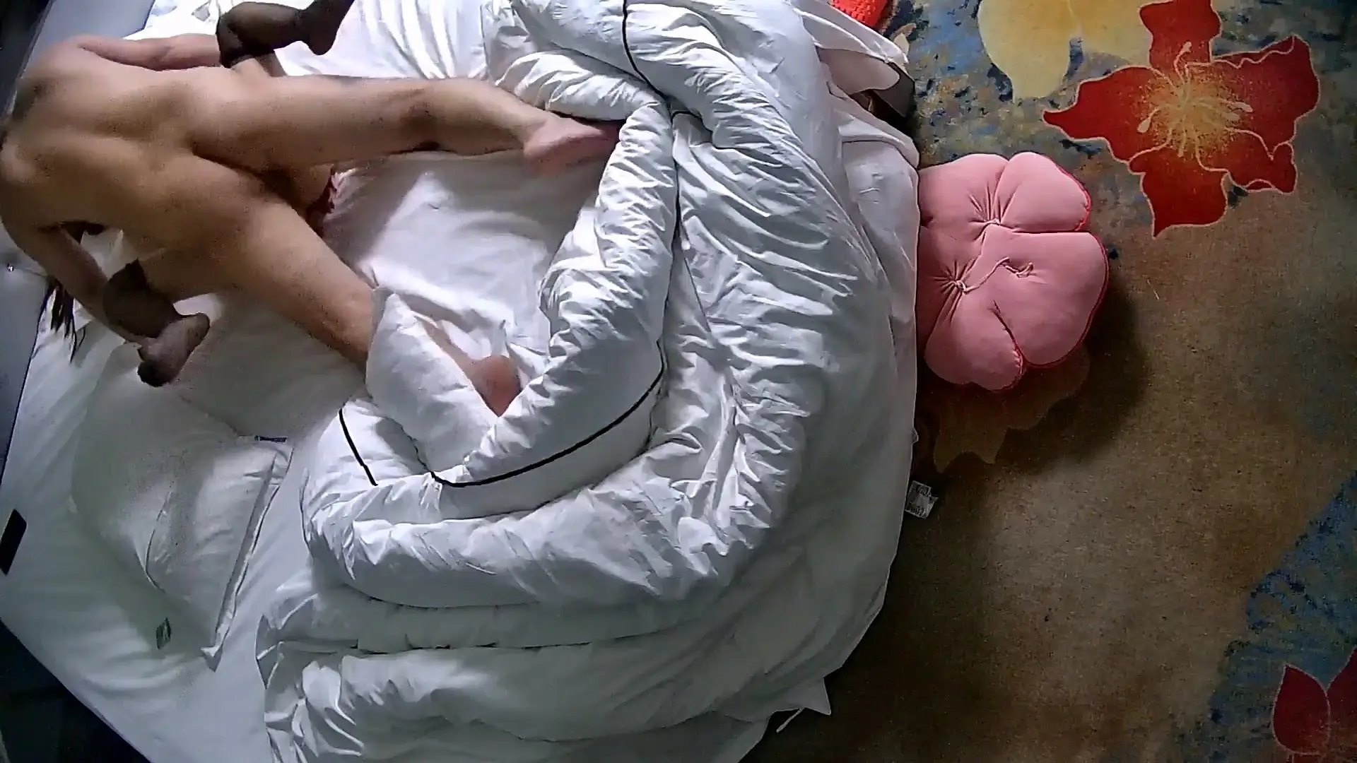 ⭐酒店偷拍 黑丝少妇穿个黑丝袜全身发浪求操穴