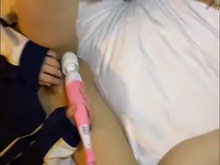 逛街遇到一个还穿着校服的可爱清纯少女