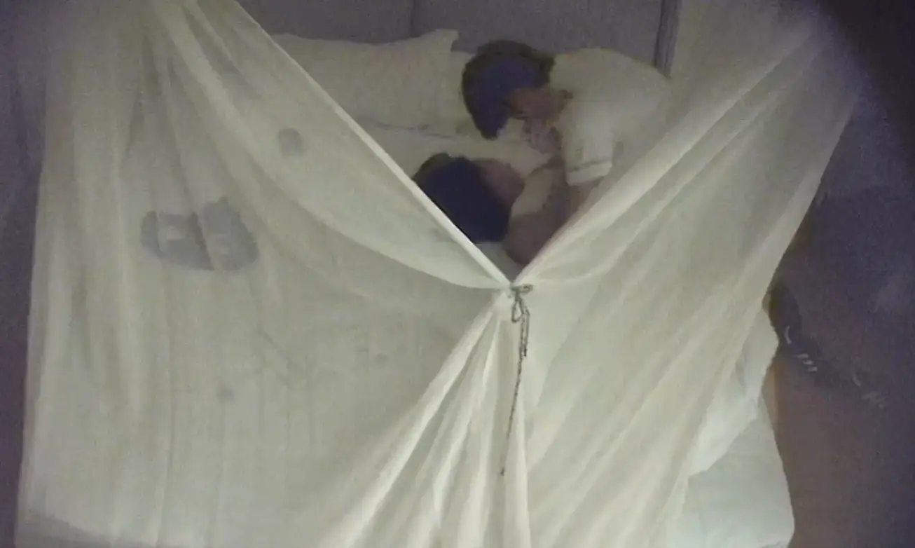 上帝视角 5-1 青春靓丽的学妹眼男友开房 露出多毛逼和大奶子 男友中途把屌塞嘴里也不嫌弃 极致反差