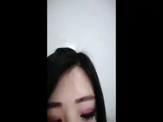 新婚豪乳主播老公的包皮鸡巴太吓人了观众让主播先用瓶子插逼然后再啪啪