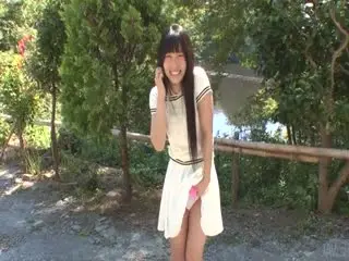 和白長發女友在野外穿情趣裝游玩