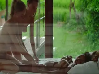 【三个女人】精品大作三个极品身材的美女嫩模在玻璃房内全裸精油按摩