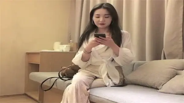 无套狂干99年车展模特小宝 176cm巨乳美腿爆操内射至高潮
