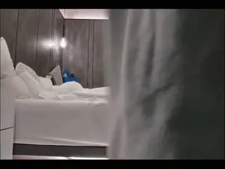 清纯反差婊酒店情趣大床房 暴力深喉狂野后入 干得良家女哭叫求饶高潮喷水