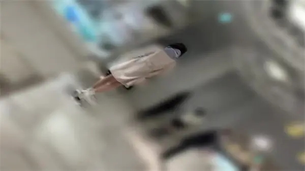 美女主播MJ下班后的私密诱惑：回家途中湿透的激情喘息