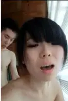大学英语系花被男友无套后入！水中激情性爱实录