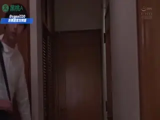 250807H无码强奸！健身人妻假装锻炼，儿子偷窥下被摄影师狂操，疯狂舔吸饥渴蜜穴，内射人妻骚穴！