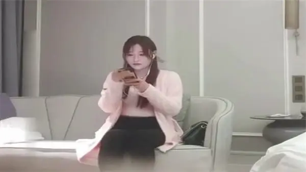 极品探花小姐姐遭巨根爆操 浪叫狂喊：啊…不行了…太深了