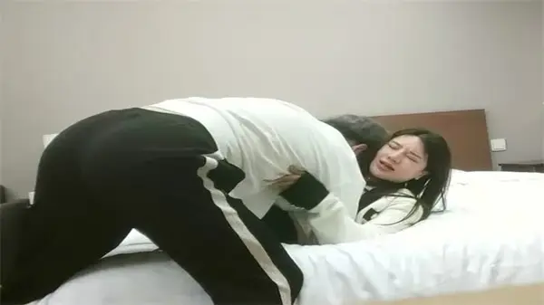 利哥探花偷拍外围黑丝长腿美女 高清实拍性感尤物