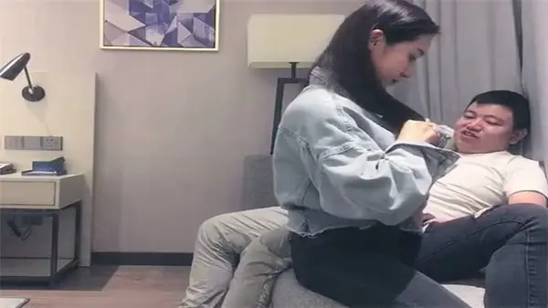 极品探花少妇 肥臀美穴任你操 脱光口交大鸡巴