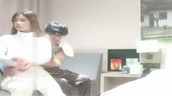 利哥探花网约顶级气质尤物，骚穴狂抽插被征服沦陷