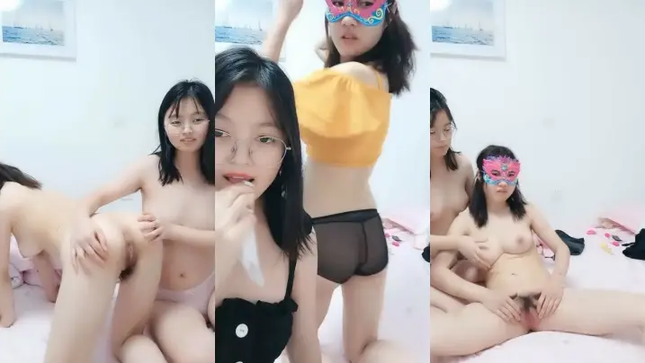 幸福老哥双飞童颜巨乳00后嫩妹长相清纯诱人粉穴，双女互摸掰穴震动棒摩擦口交后入抽插猛操。}