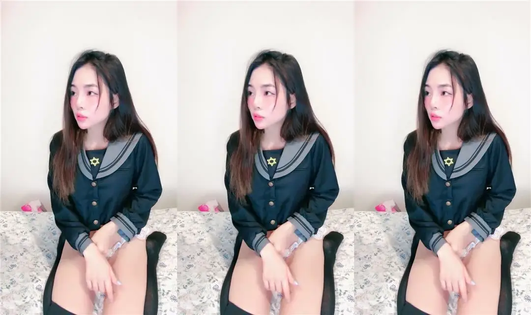 漂亮骚货小姐姐，性感内衣JK装，被炮友狠干骚穴，内裤扒到一边，怼入嫩穴，骑乘位爆草，爽的娇喘不断