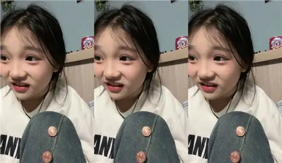 两个19美少女，乖巧妹妹超嫩，震动棒互插小穴，毛毛挺浓密，抽插自慰，好想被男人操