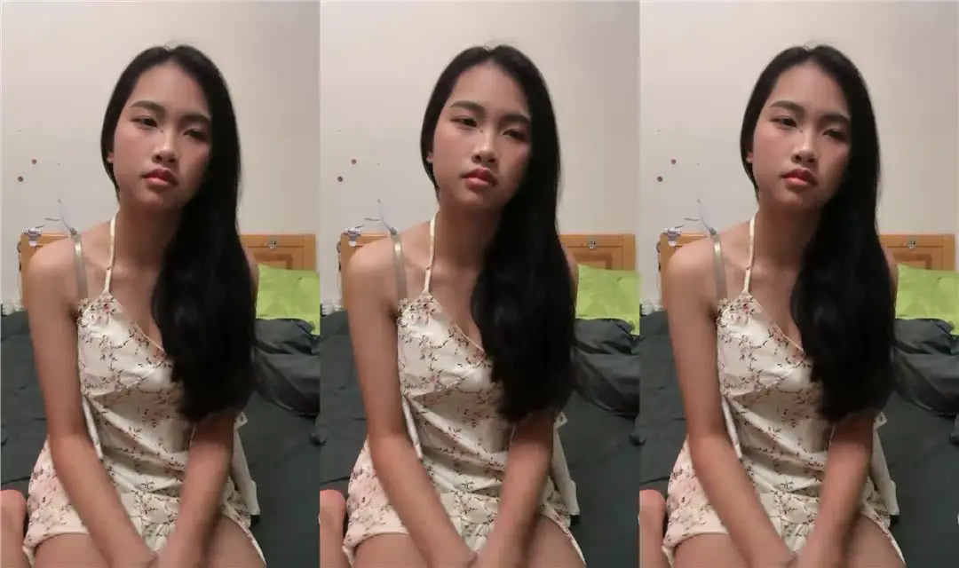 极品美乳文静小姐姐，男友居家操逼，一对美乳又大又挺，骑乘自己动，后入姿势爆操