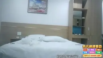 高颜值外国骚气御姐，被操到受不了只能口爆