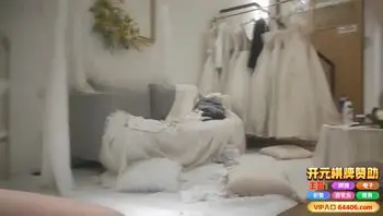 苗条眼镜妹子，挑逗湿了一大片无情猛怼