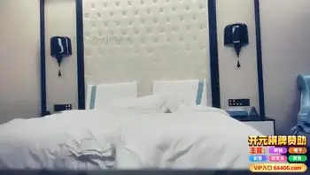 高颜值纹身小姐姐，被操的抓紧床单高潮不止