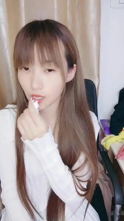 清纯小美女露脸白丝情趣在狼友的调教下脱光诱惑狼友,精彩刺激揉奶玩逼道具抽插表情好骚,精彩不要错过真骚