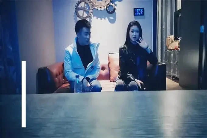 00年极品可爱妹子,可爱又性感,性格乖巧听话,皮肤白嫩光滑奶子大,舌吻激情口交啪啪秀