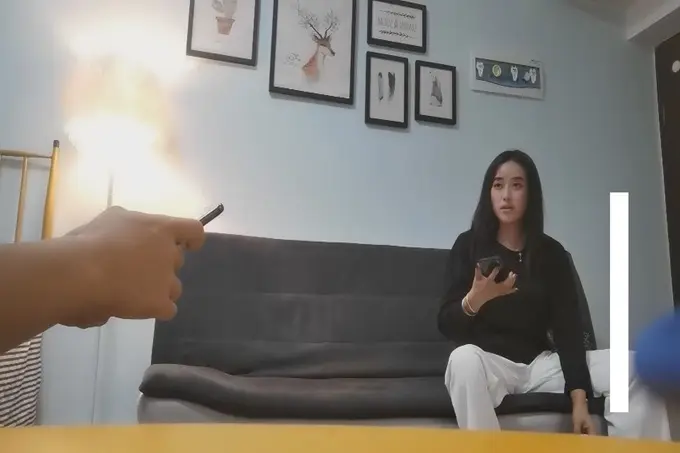 长腿小少妇,沙发上69调情花式啪啪干得激情四射,魅惑眼神陶醉表情乐在其中