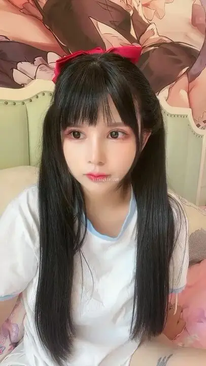 极品小仙女下海,100%心动感觉,掰开粉嫩小骚穴,道具插入呻吟 (4)