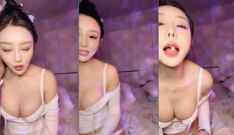 御姐女神的极品诱惑，露脸高颜值好身材，撩骚互动狼友听指挥，性感纹身揉奶玩逼脱衣艳舞，特写展示精彩不断
