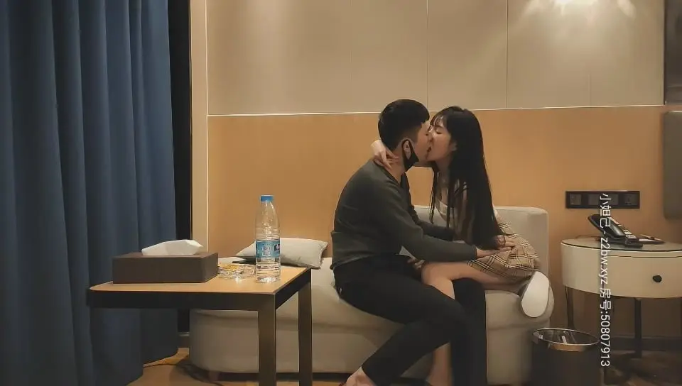 极品兼职外围,苗条美乳,舌吻口交后入,姿势繁多角度专业