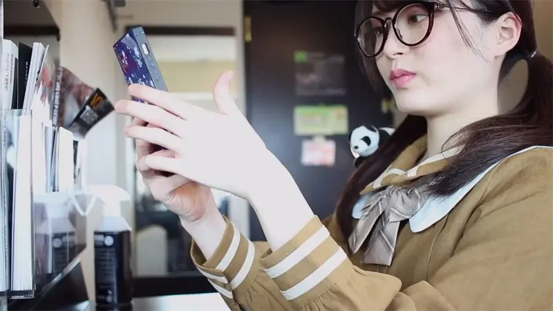 极品白嫩清秀美少女这样的装扮一看就想狠狠揉捏玩弄,精致玲珑的嫩嫩身子带着眼镜把玩销魂很操啊