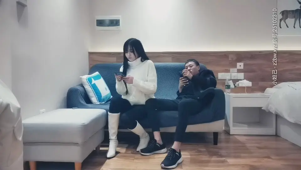 极品外围女神,黑丝情趣近景展示,苗条温柔配合,各种姿势角度完美疯狂啪啪